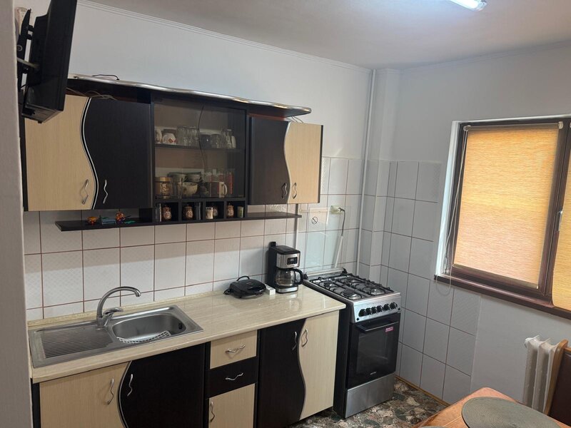 Parcul Tineretului, sector 4, apartament 3 camere decomandat 72 mp,