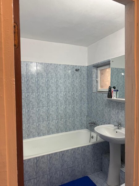 Parcul Tineretului, sector 4, apartament 3 camere decomandat 72 mp,