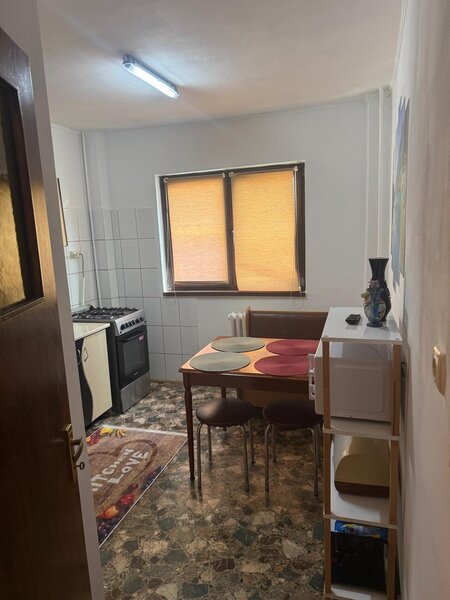 Parcul Tineretului, sector 4, apartament 3 camere decomandat 72 mp,