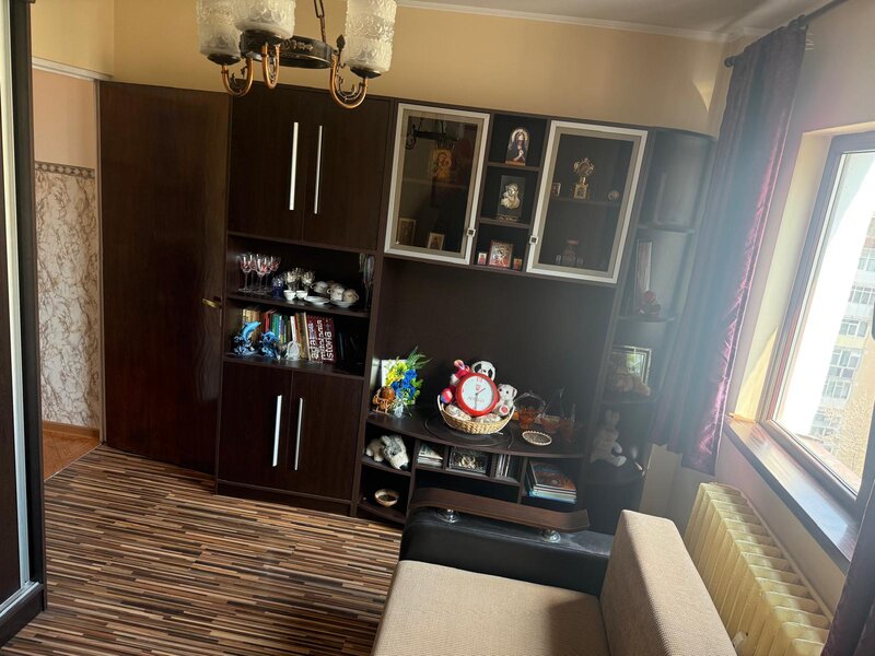 Parcul Tineretului, sector 4, apartament 3 camere decomandat 72 mp,